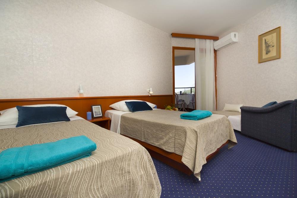Hotel Laguna Gradac  Exterior photo